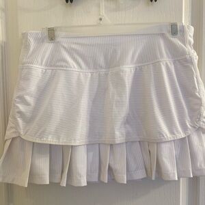 Athleta White Skirt with linner shorts
